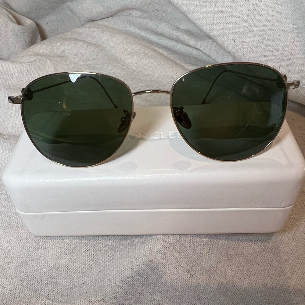 Moncler Black Aviator Sunglasses with White Case - Picture 8 of 9
